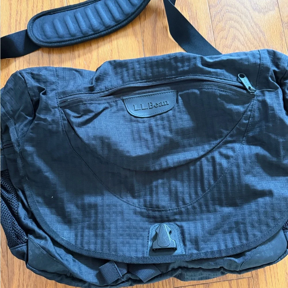 L.L. Bean Black Messenger Bag Tote